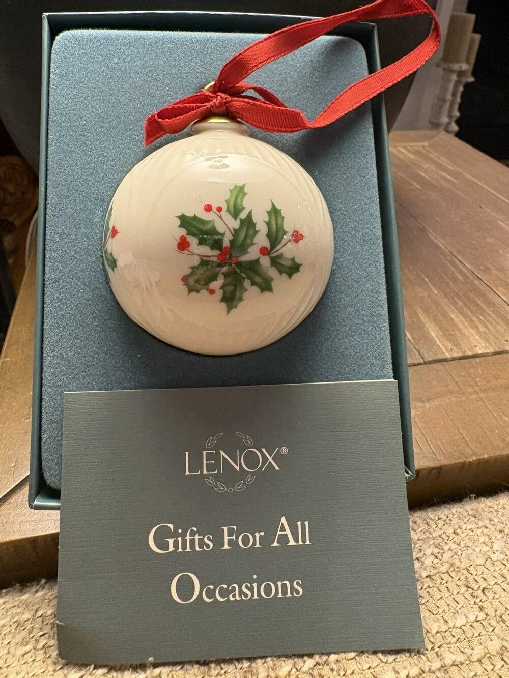 Lenox Holiday HollyBerry Porcelain Christmas Ball Ornament Ivory Gold Boxed VNTG